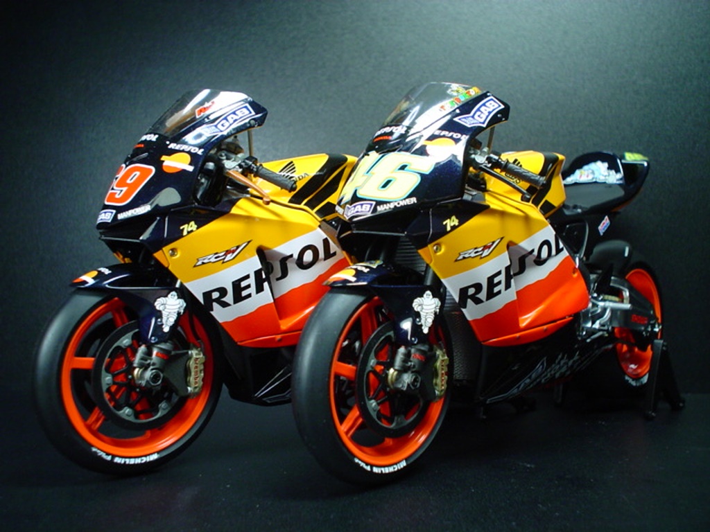Honda RC211V 03 Repsol 完成モデル Honda RC211V 03 Repsol 完成モデル Honda RC211V 03 Repsol 完成モデル