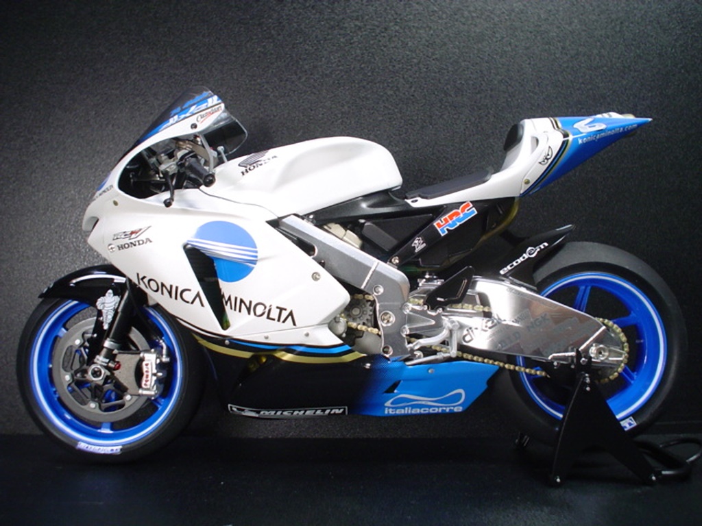 Amazon.co.jp: TAMIYA タミヤ RC211V '06 1/12オートバイ