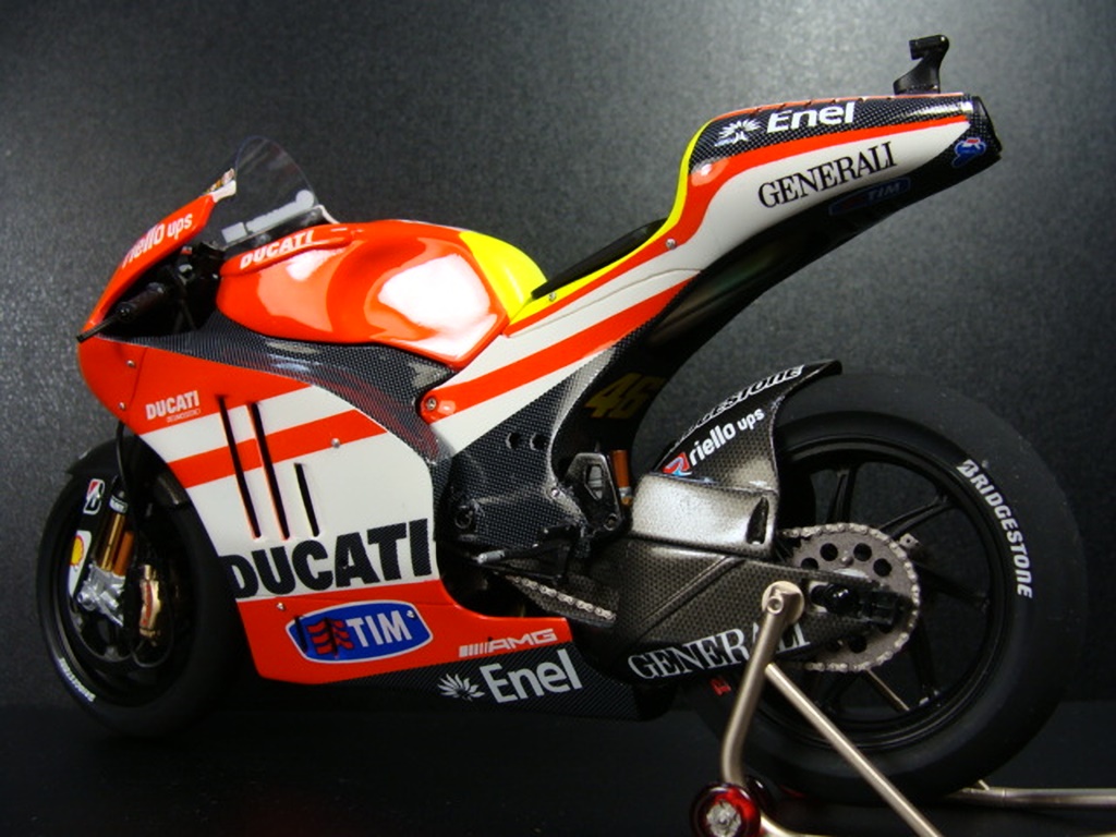 DUCATI desmosedici GP11.1