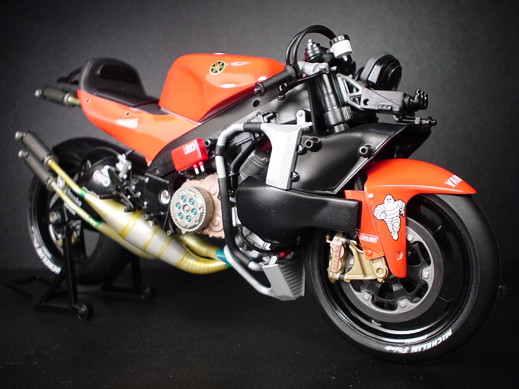 1/1YAMAHA YZR 500 Antena 3  D\