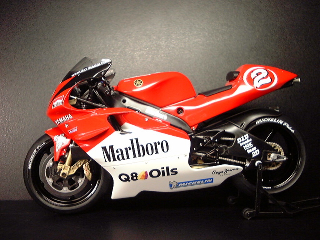 Marlboro YAMAHA YZR500'99 Marlboro YAMAHA YZR500'99