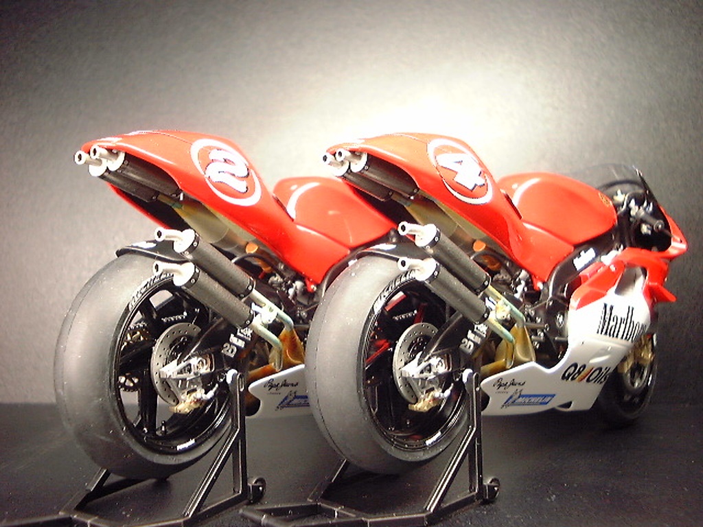 レッドブルYZR