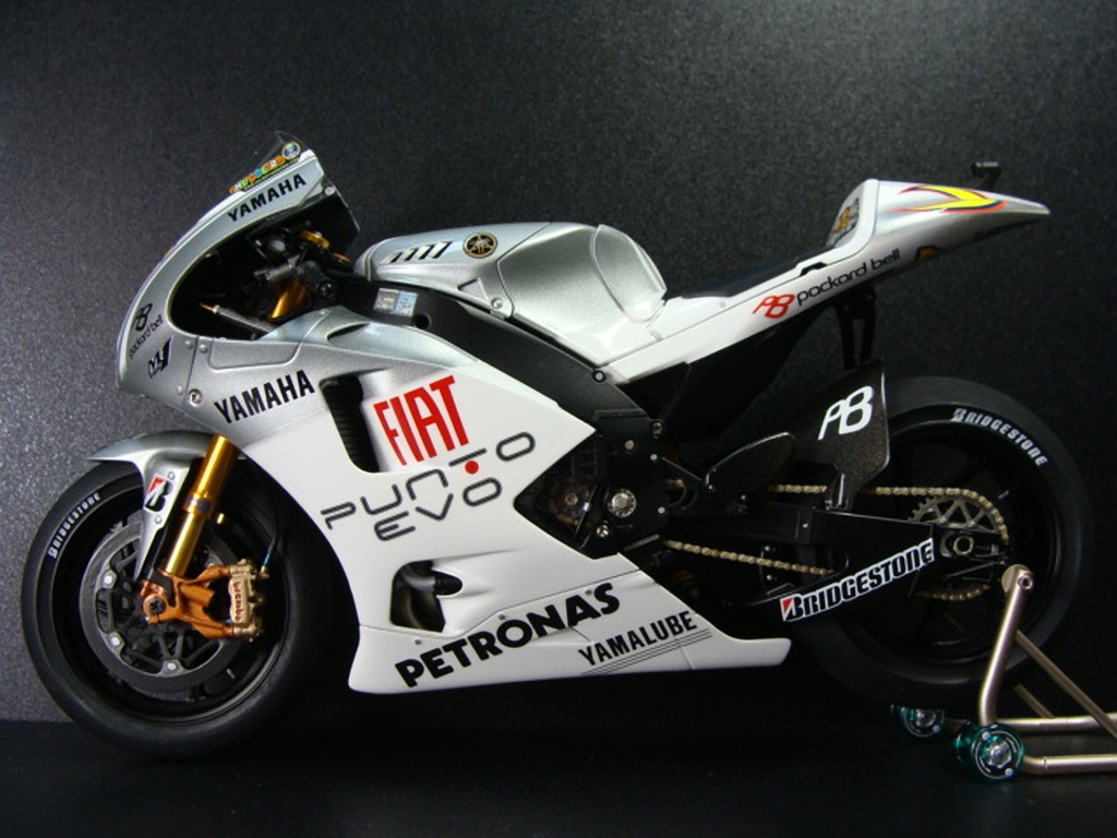 Fiat YAMAHA YZR-M1'09 Estoril edition